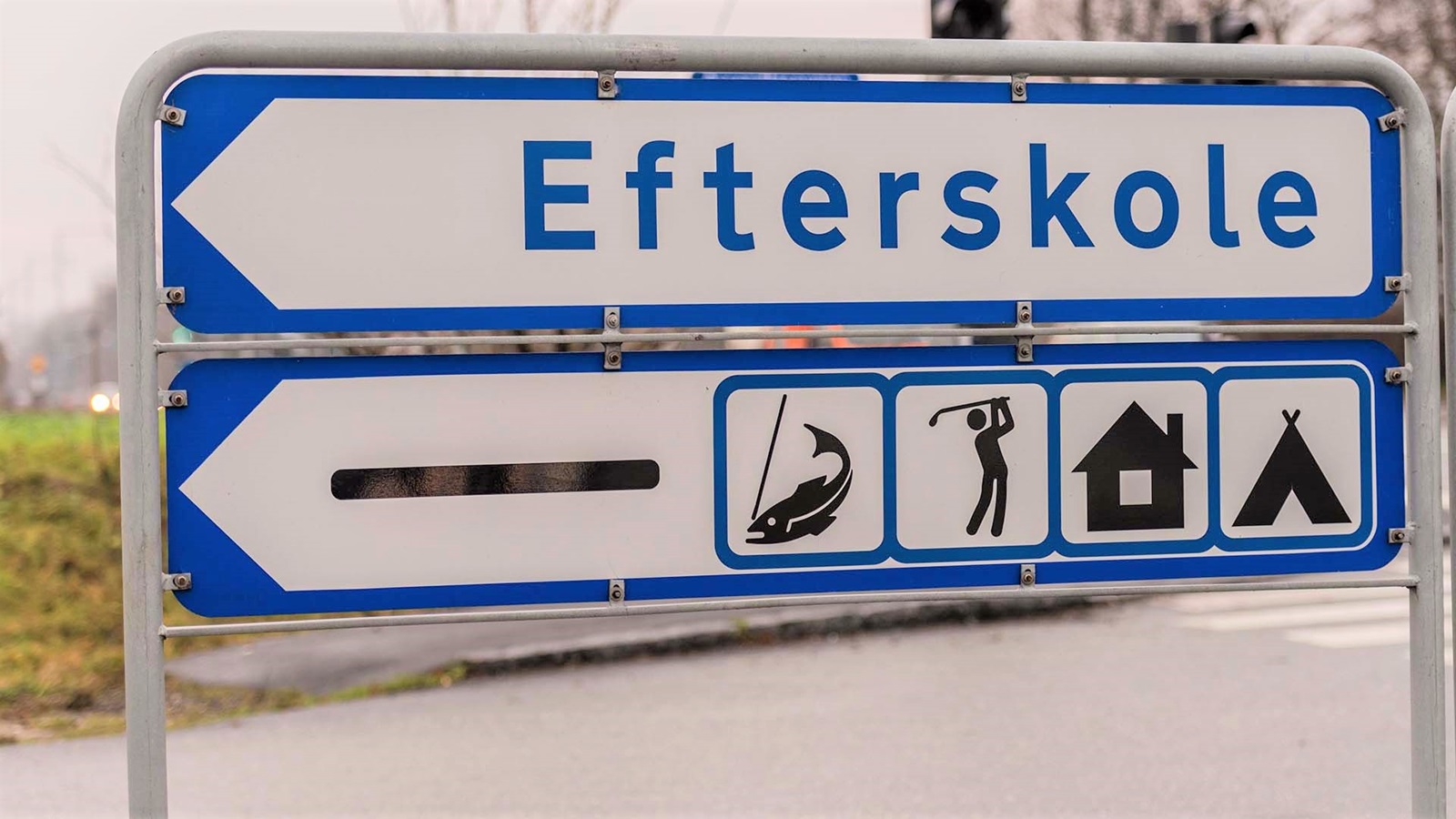 Billede af skilt til efterskole